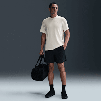 Nike PrimaryVielseitiges Nike Dri-FIT Kurzarm-Oberteil für Herren Sonderangebot