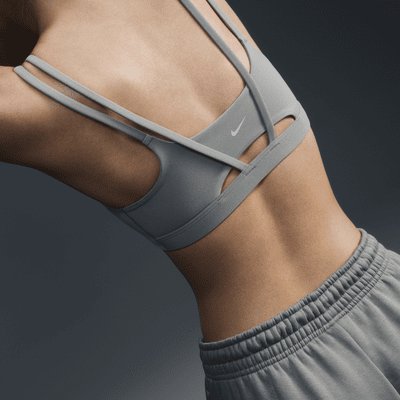 Nike Zenvy StrappyGepolsterter Sport-BH mit leichtem Halt Günstig kaufen