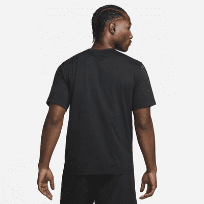 Nike HyverseVielseitiges Nike Dri-FIT UV Kurzarm-Oberteil für Herren Valentinstagsangebot