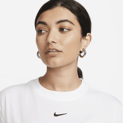 Nike Sportswear EssentialDamen-T-Shirt Bestseller