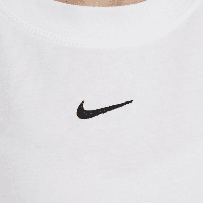 Nike Sportswear EssentialDamen-T-Shirt Bestseller