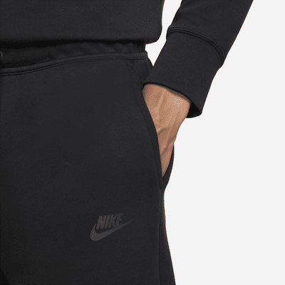 Nike Sportswear Tech FleeceHerrenshorts Tägliche Deals