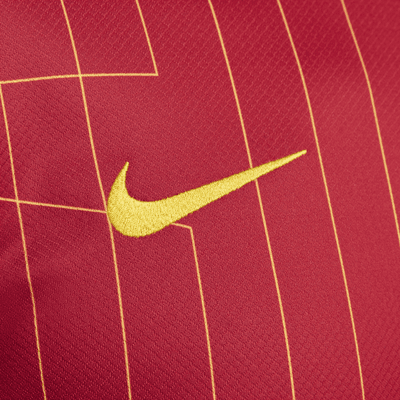 FC Liverpool 2024/25 Stadium HomeNike Replika-Fußballtrikot mit Dri-FIT-Technologie (Herren) Bis zu 65% Rabatt