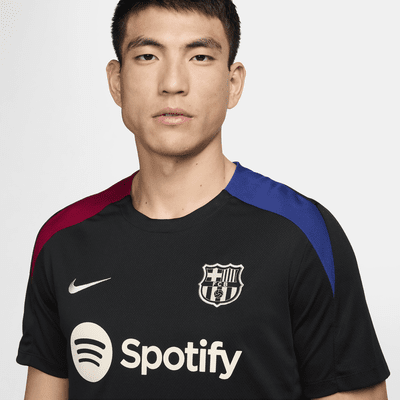 FC Barcelona StrikeNike Dri-FIT Kurzarm-Fußballoberteil aus Strickmaterial (Herren) Begrenzt auf 3 Tage