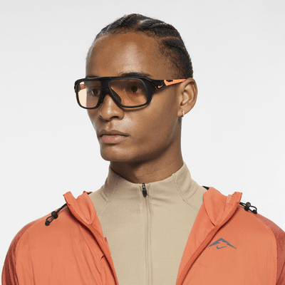 Nike Flyfree SoarSonnenbrille mit Road Tint Top Angebot