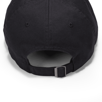 Nike ClubUnstrukturierte Cap mit flachem Schirm Speichern exportieren