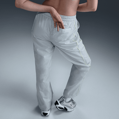 Nike WindrunnerWebhose mit offenem Saum und hohem Taillenbund (Damen) Neueste Mode