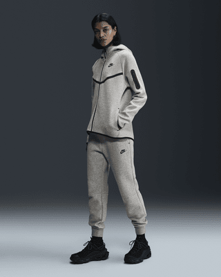 Nike Sportswear Tech FleeceJogginghose mit mittelhohem Bund für Damen Hotsell
