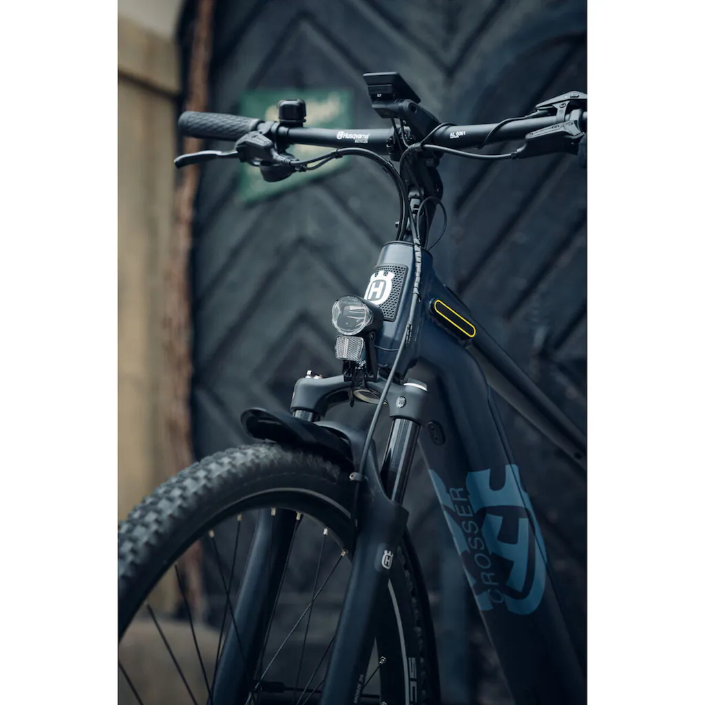 Husqvarna E-BICYCLES E-Bike »E-Trekkingbike Crosser 2« 11 Gang Shimano Deore RD-M5100 Mittelmotor 250 W (27 5 Zoll Bosch Motor Scheibenbremsen mit Straßenzulassung) Pedelec Elektrofahrrad für Herren u. Damen Trekkingrad Räumungsverkauf
