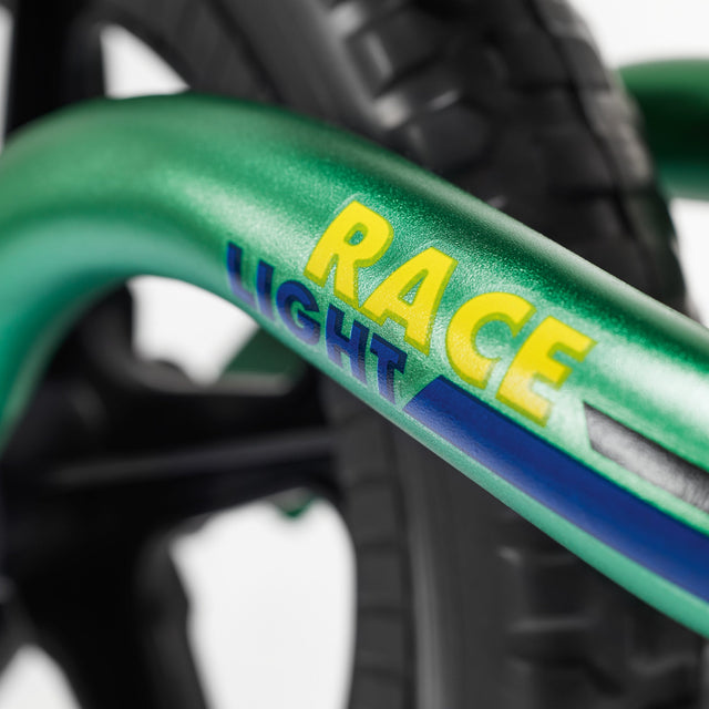 S'COOL S'COOL Junior Bikes pedeX race light Laufrad Green/Yellow &vert; fahrrad.de Osterangebot