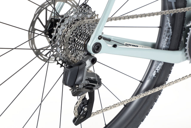Haro Bikes Haro Bikes Buzzard Carbon 1 - Semi-Gloss Slate Blue Black Fade / White &vert; fahrrad.de