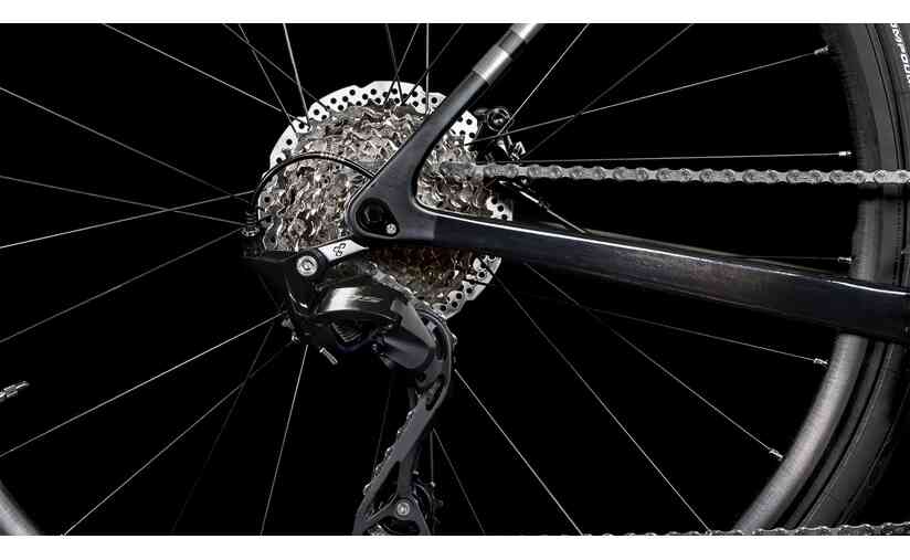 Cube Attain C:62 Race - 28 Zoll - Diamant - 2025 Kauf eins, bekomm eins gratis
